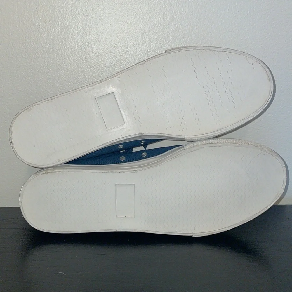 L.L. Bean Men’s Canvas Sneakers.  Top Siders.  Size 10.  Non marking soles.